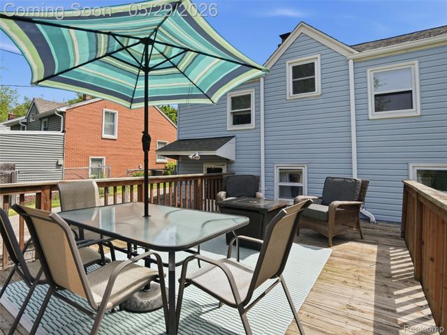 320 S Avery Road, Waterford Charter Township, MI 48328