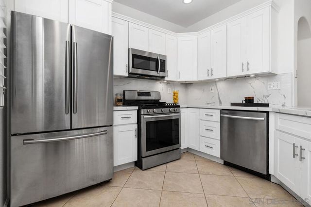 11087 Caminito Arcada, San Diego, CA 92131