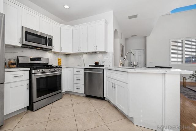 11087 Caminito Arcada, San Diego, CA 92131