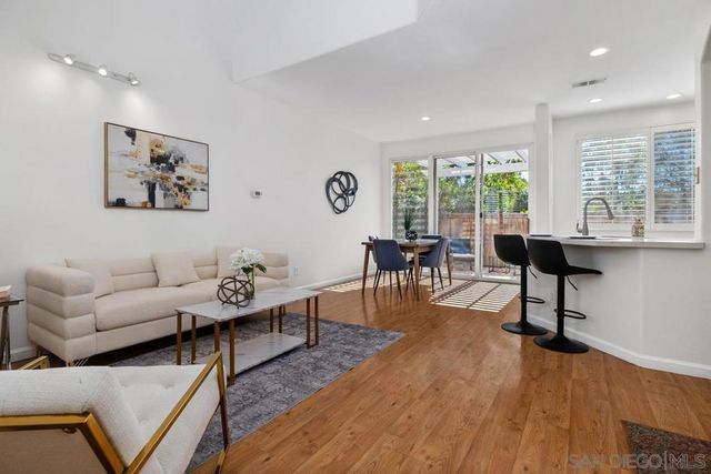 11087 Caminito Arcada, San Diego, CA 92131
