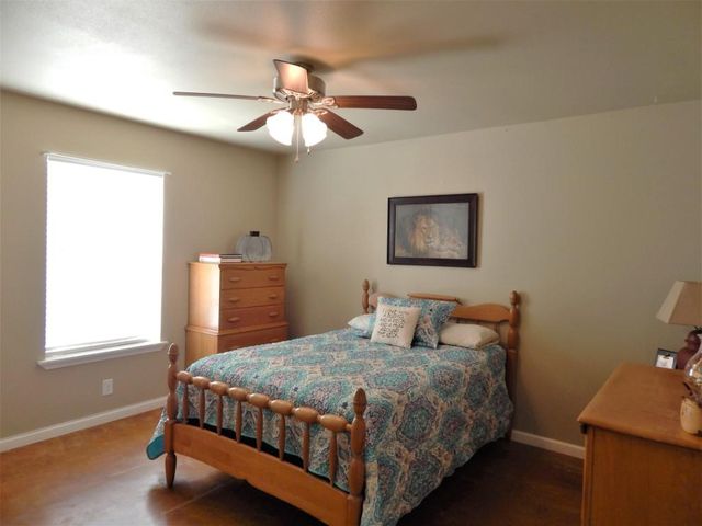 1002 N 10th St, Alpine, TX 79830