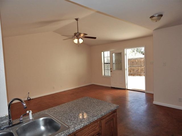 1002 N 10th St, Alpine, TX 79830