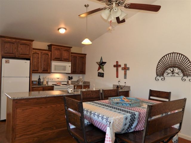 1002 N 10th St, Alpine, TX 79830