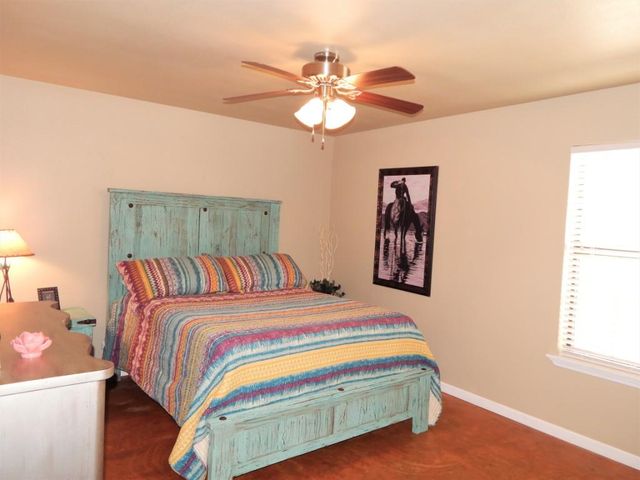 1002 N 10th St, Alpine, TX 79830