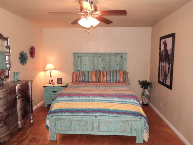 1002 N 10th St, Alpine, TX 79830