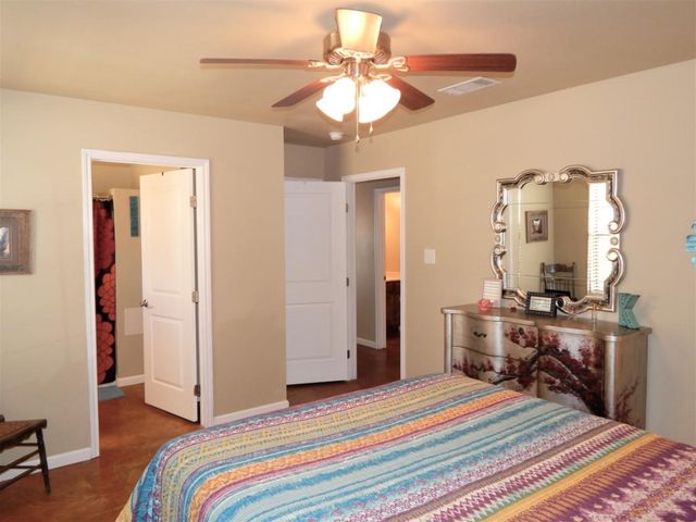 1002 N 10th St, Alpine, TX 79830