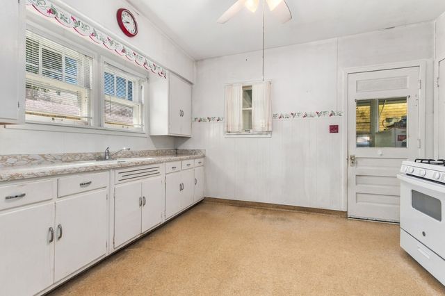 913 Clement Street, Joliet, IL 60435