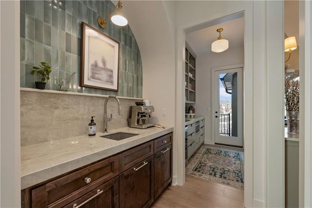 21396 W 93rd Court, Lenexa, KS 66220