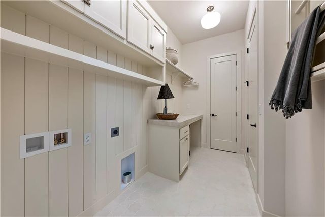 21396 W 93rd Court, Lenexa, KS 66220