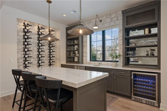 21396 W 93rd Court, Lenexa, KS 66220