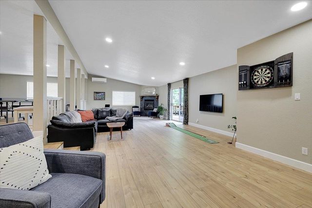 18198 Hummingbird Dr, Penn Valley, CA 95946