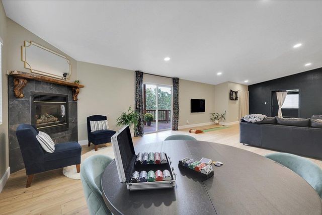 18198 Hummingbird Dr, Penn Valley, CA 95946