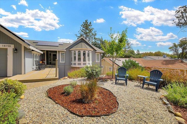 18198 Hummingbird Dr, Penn Valley, CA 95946