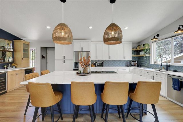 18198 Hummingbird Dr, Penn Valley, CA 95946