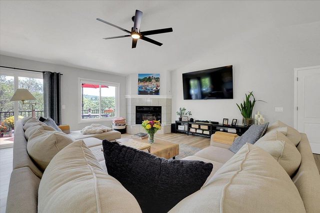 18198 Hummingbird Dr, Penn Valley, CA 95946