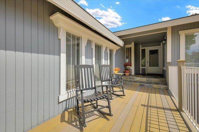 18198 Hummingbird Dr, Penn Valley, CA 95946
