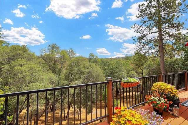 18198 Hummingbird Dr, Penn Valley, CA 95946