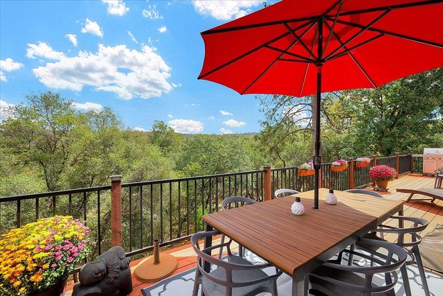 18198 Hummingbird Dr, Penn Valley, CA 95946