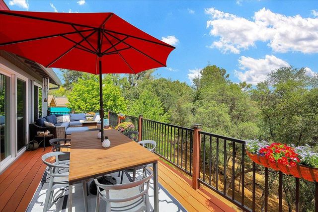 18198 Hummingbird Dr, Penn Valley, CA 95946