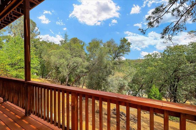 18198 Hummingbird Dr, Penn Valley, CA 95946