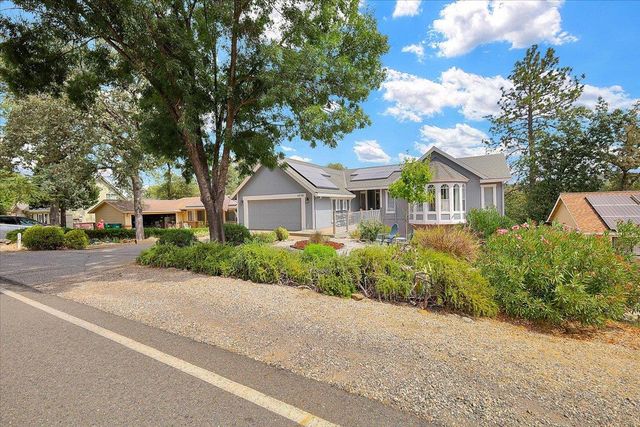 18198 Hummingbird Dr, Penn Valley, CA 95946