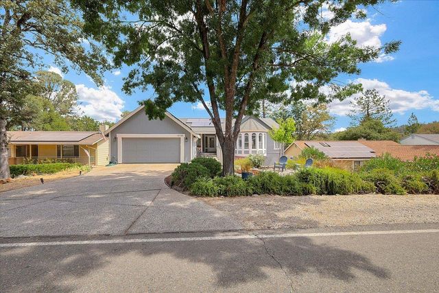 18198 Hummingbird Dr, Penn Valley, CA 95946