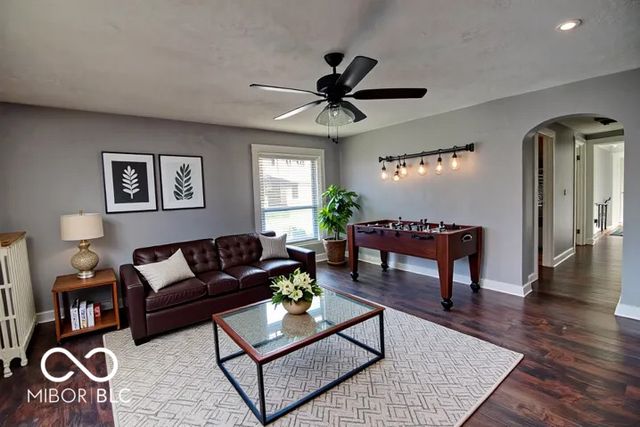 36 S Jefferson Street, Knightstown, IN 46148