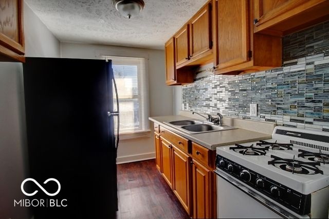 36 S Jefferson Street, Knightstown, IN 46148