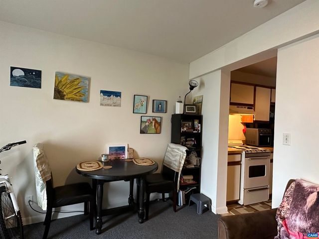 1243 CEDARS CT B5, Charlottesville, VA 22901