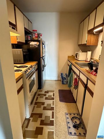 1243 CEDARS CT B5, Charlottesville, VA 22901