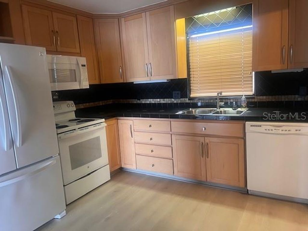 3717 46TH AVENUE S 11, St Petersburg, FL 33711