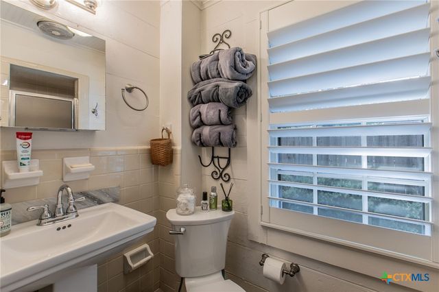 1120 N 13th Street, Temple, TX 76501