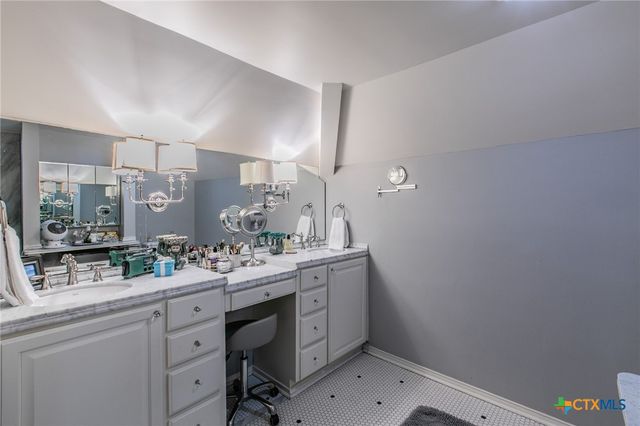 1120 N 13th Street, Temple, TX 76501