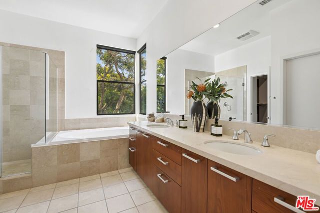 12912 Discovery, Los Angeles, CA 90094