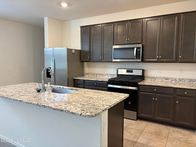 7838 S New Strike Way, Tucson, AZ 85747