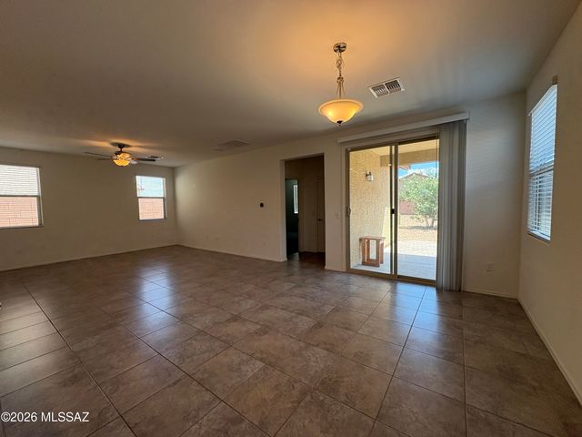 7838 S New Strike Way, Tucson, AZ 85747