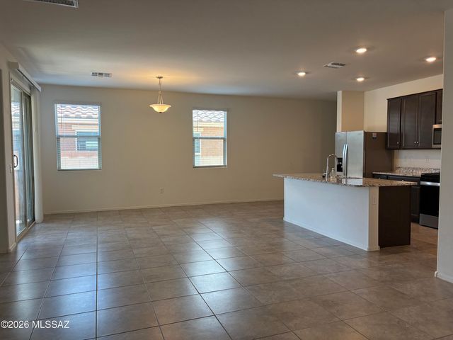 7838 S New Strike Way, Tucson, AZ 85747