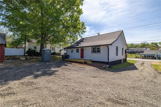 1009 N Scales Street, Reidsville, NC 27320