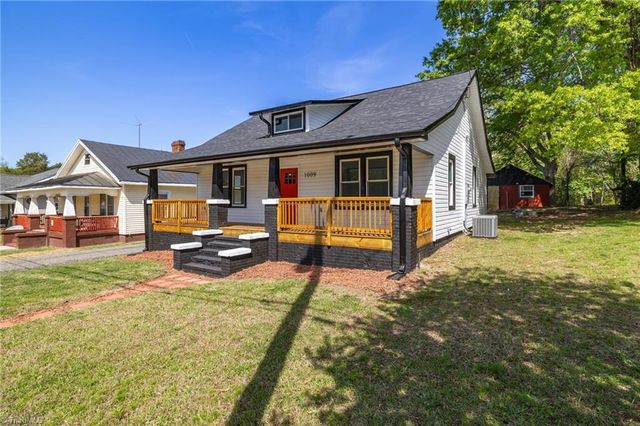 1009 N Scales Street, Reidsville, NC 27320