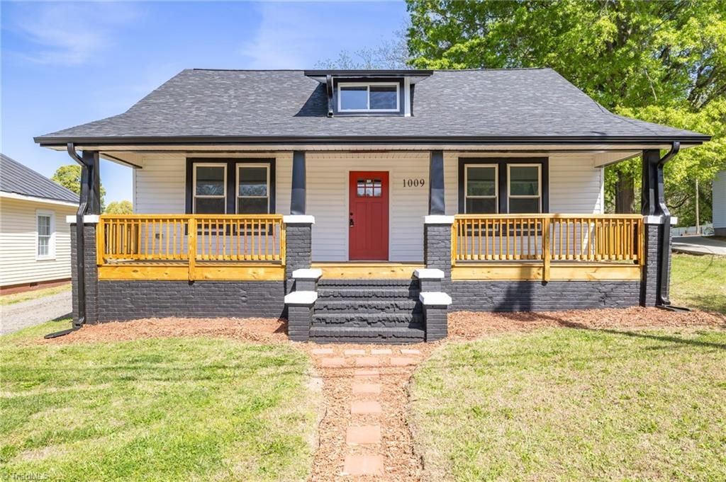 1009 N Scales Street, Reidsville, NC 27320