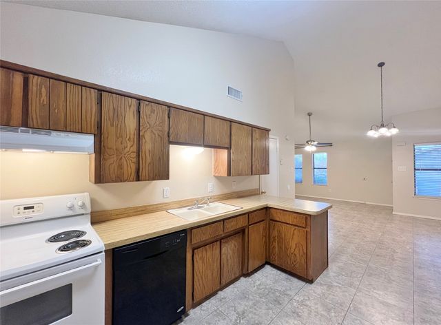 1108 Curtis Drive, Weatherford, TX 76086