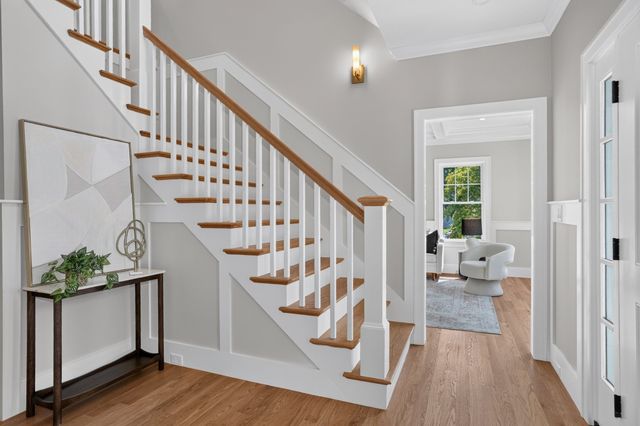 4 Wildwood St, Burlington, MA 01803