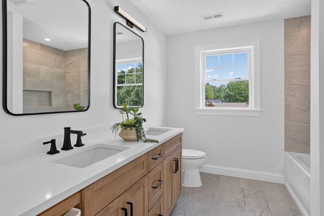 4 Wildwood St, Burlington, MA 01803