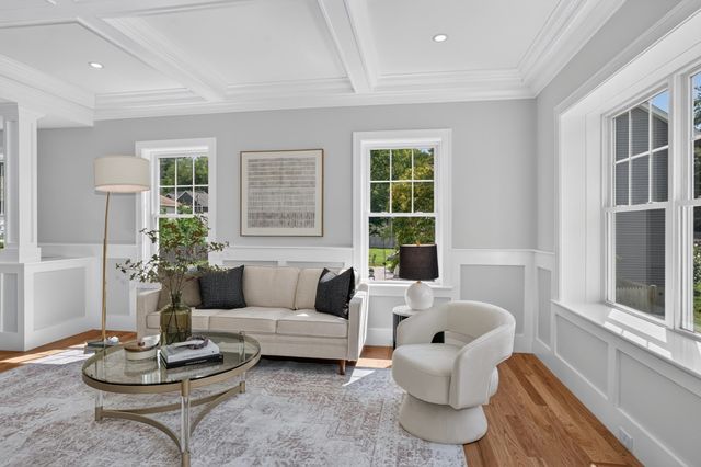 4 Wildwood St, Burlington, MA 01803