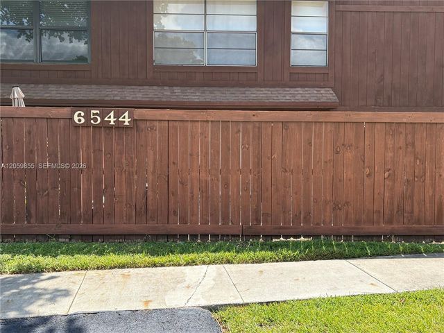6544 SW 114 PL B76, Miami, FL 33173