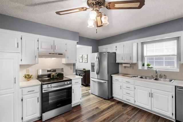 1204 NE Hendrix Drive, Lee's Summit, MO 64086