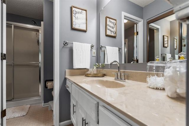 1204 NE Hendrix Drive, Lee's Summit, MO 64086