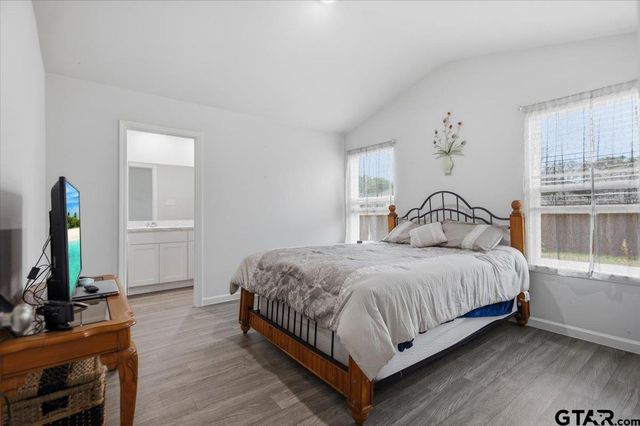 1207 Ripplewood, Chandler, TX 75758