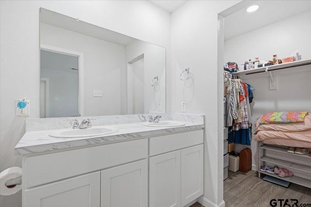 1207 Ripplewood, Chandler, TX 75758