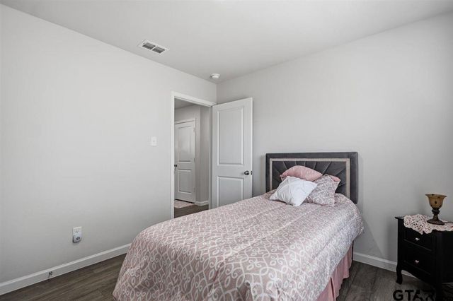 1207 Ripplewood, Chandler, TX 75758